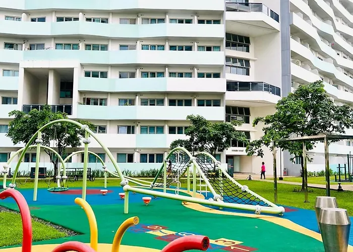 Family Friendly & Free Parking,pool,washingmachine Apartamento *